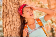 Bí kíp bảo vệ bản thân trong mùa hè dành cho du học sinh: 5 điều cần làm để chống say nắng