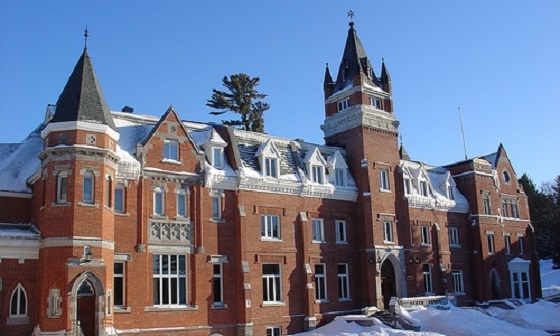 Trường Đại học song ngữ Bishop's University tại Canada